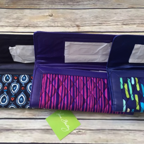 NWT Vera Bradley Trifold wallet - Picture 5 of 5